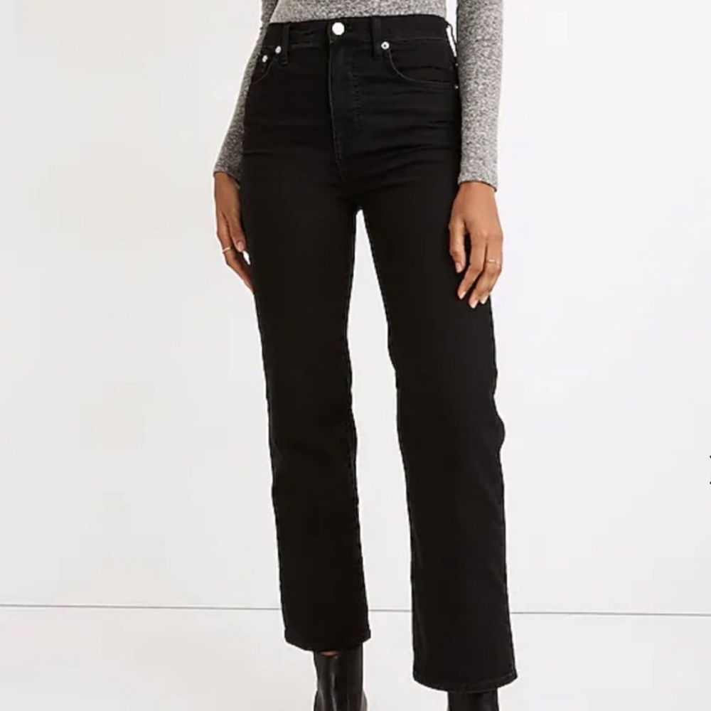 Madewell Slim Wide Leg Crop Jeans
Size: 24
Color: Black